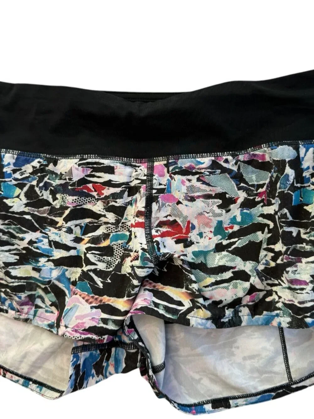 Lululemon Shorts Black Waist White Abstract Blue Pattern. Size women's 8.  Short